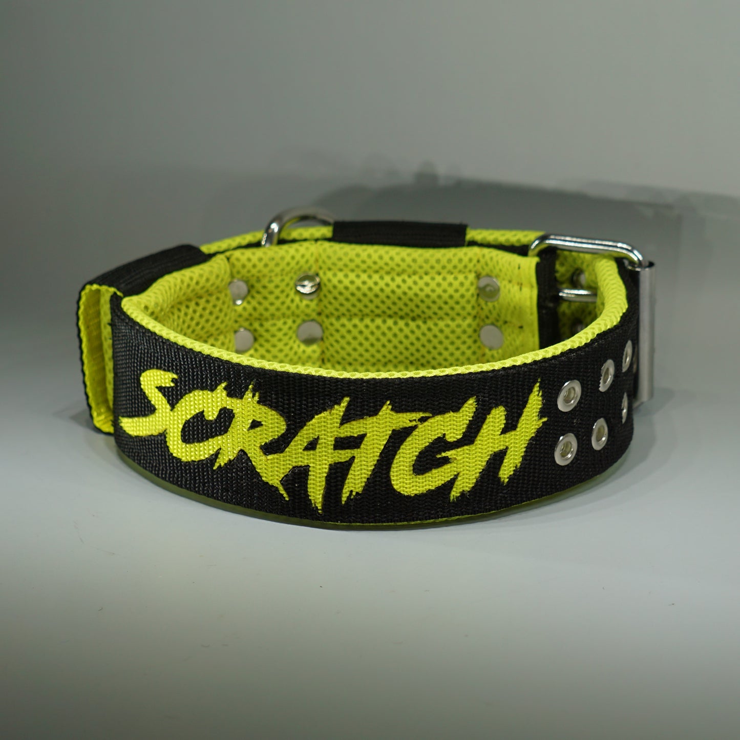 scratch_collar1