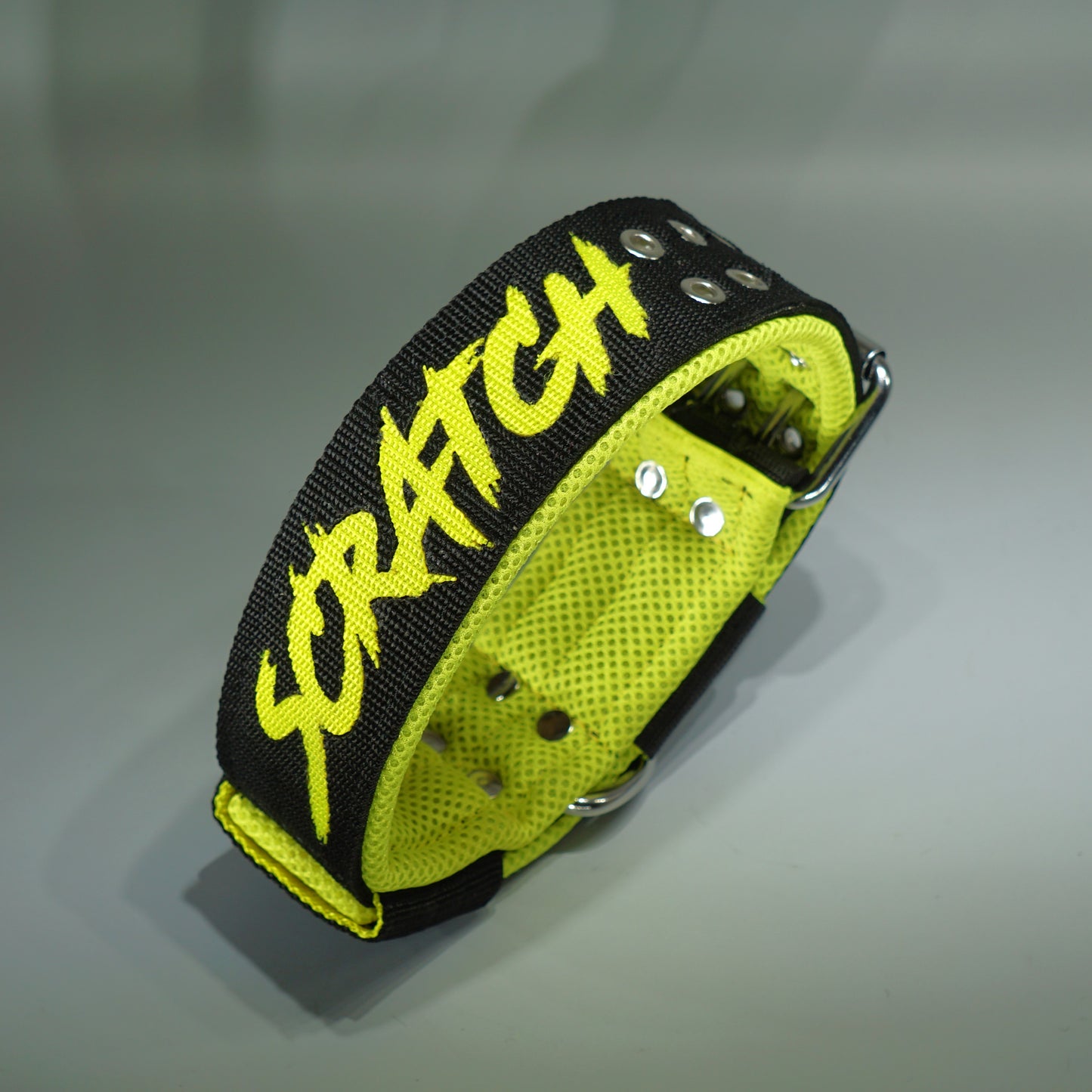 scratch_collar
